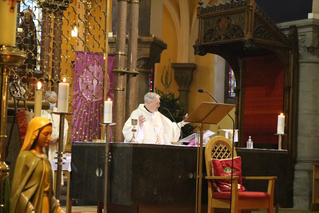 Bishop Kevin Doran Ordains New Priest Fr John Mahony For Elphin ...